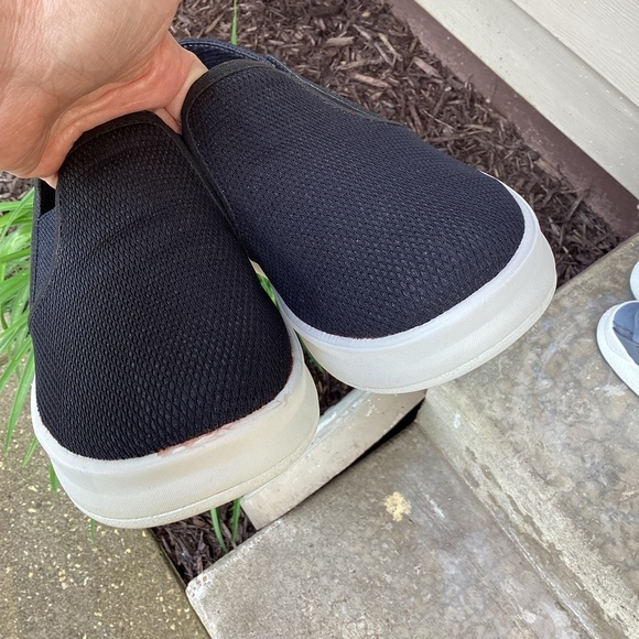 OluKai Women’s Ki‘ihele Slip-On Shoes – Black/White, Size 7 Style 20452-4040 - Picture 8 of 11